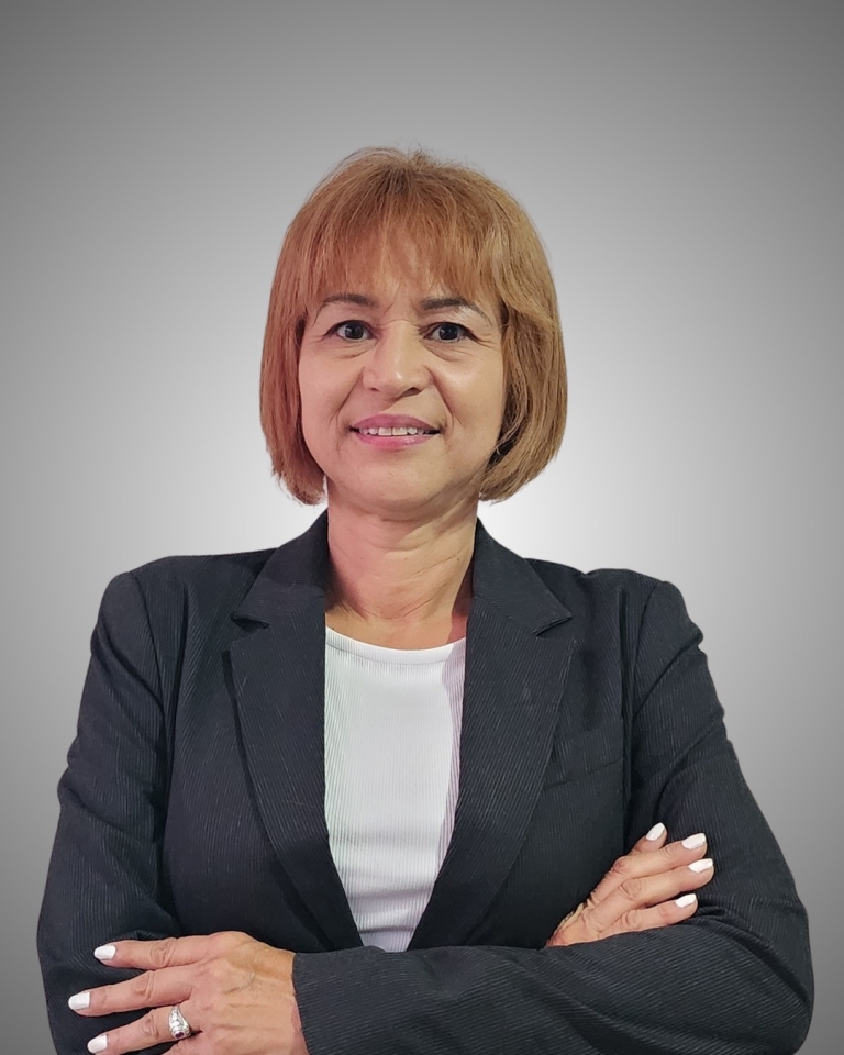 Iris Thamara Araujo - Maisons Group Realty