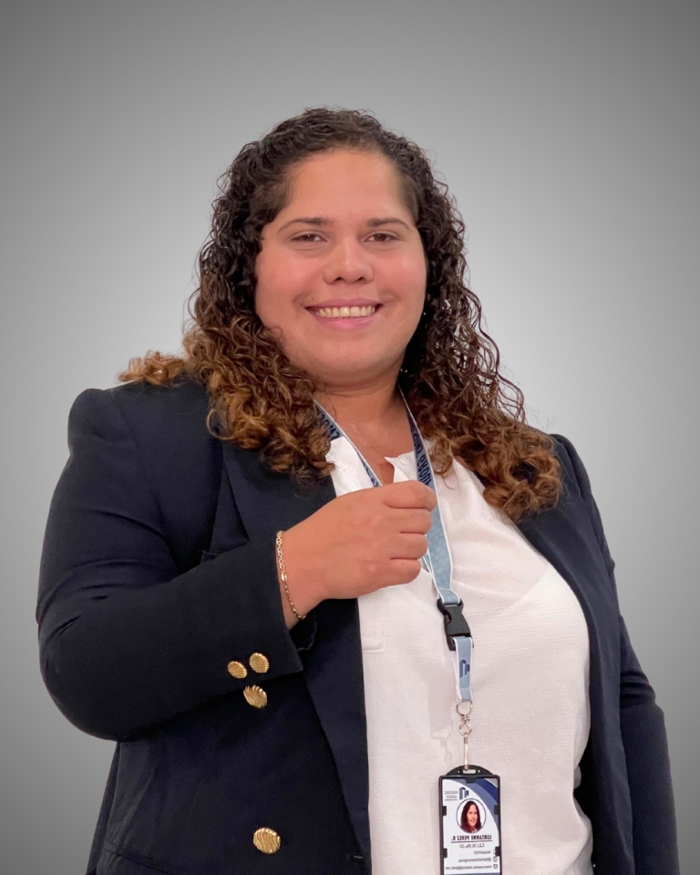 Loreanne Perez - Maisons Group Realty